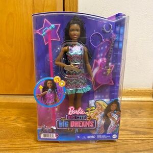 Barbie Big City, Big Dreams Singing Brooklyn Doll with Music Guitar Accessories